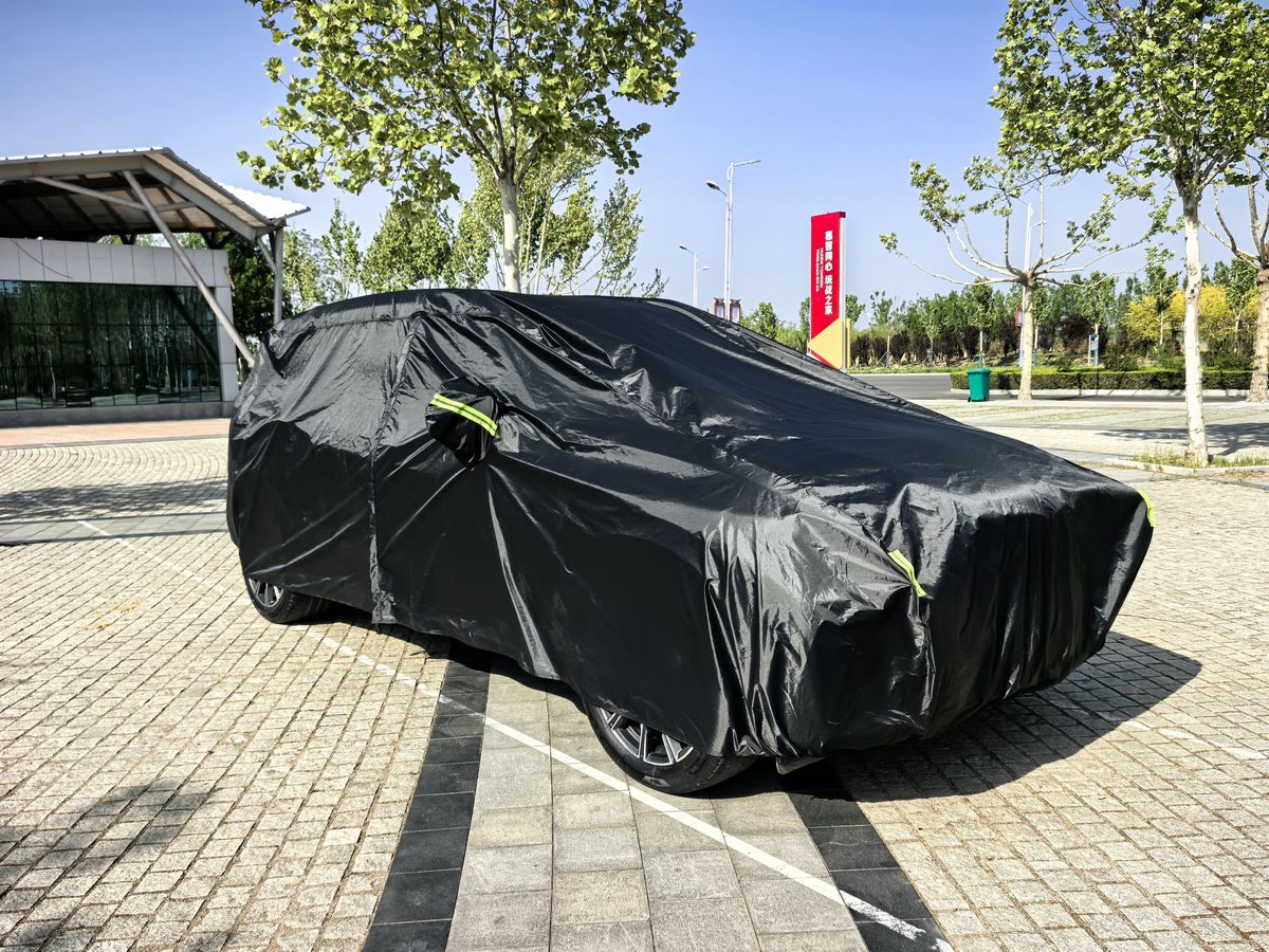 GagaFast Black Shield Pro Car Cover – Includes Carry Bag and Tie-Down Rope Accessories
